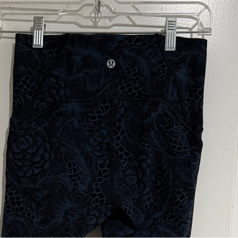 lululemon Blue and Black Cropped Floral Leggings